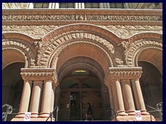 Old City Hall 16 - the main entrance